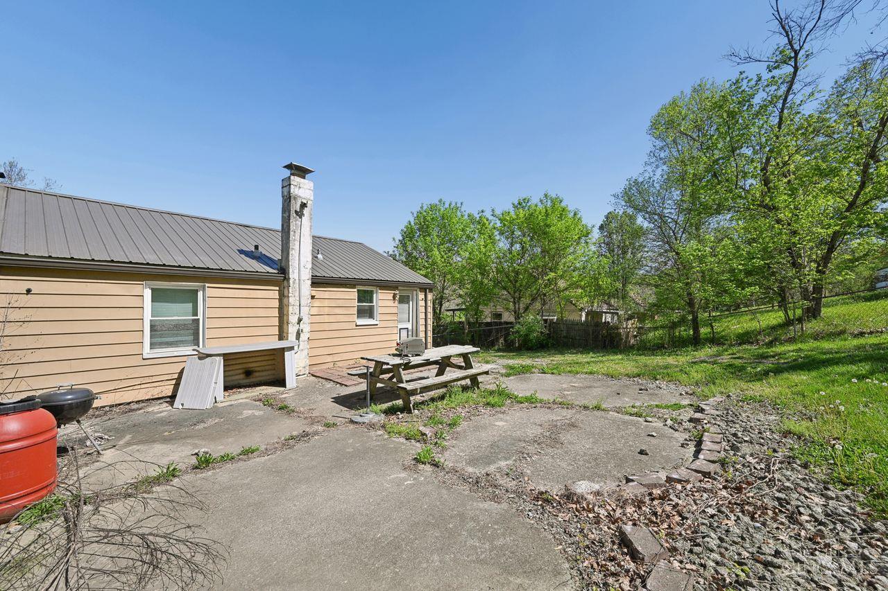 7605 Wesselman Road
