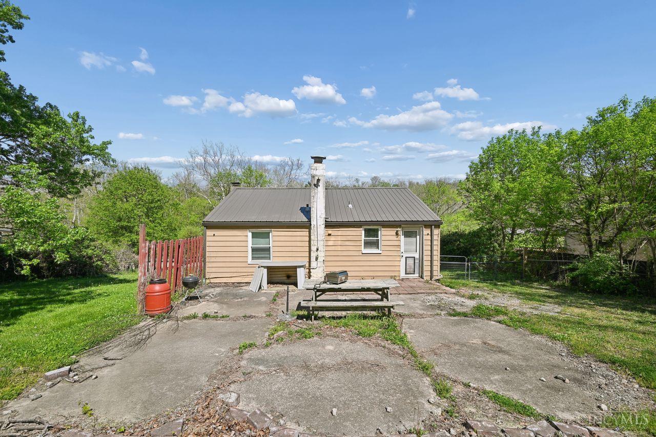 7605 Wesselman Road
