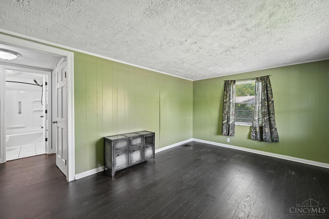 7605 Wesselman Road