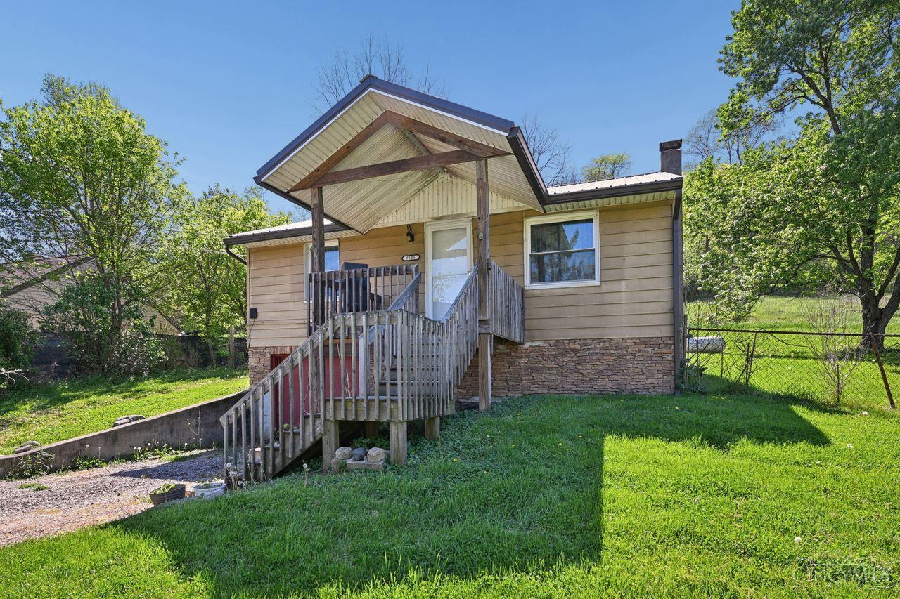 7605 Wesselman Road