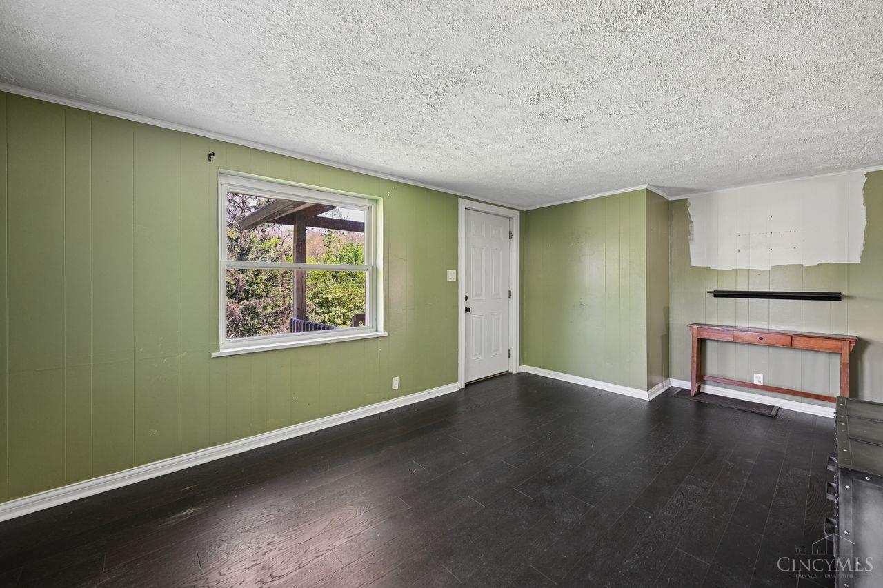 7605 Wesselman Road