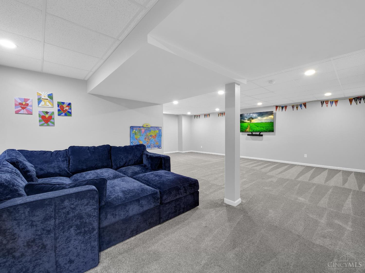 7065 Valleycrest Drive