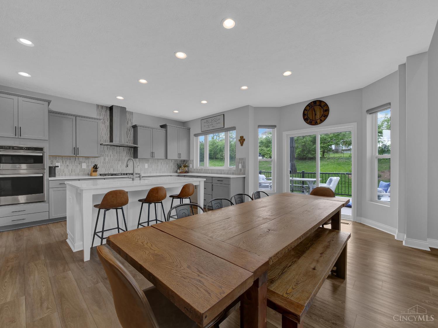 7065 Valleycrest Drive