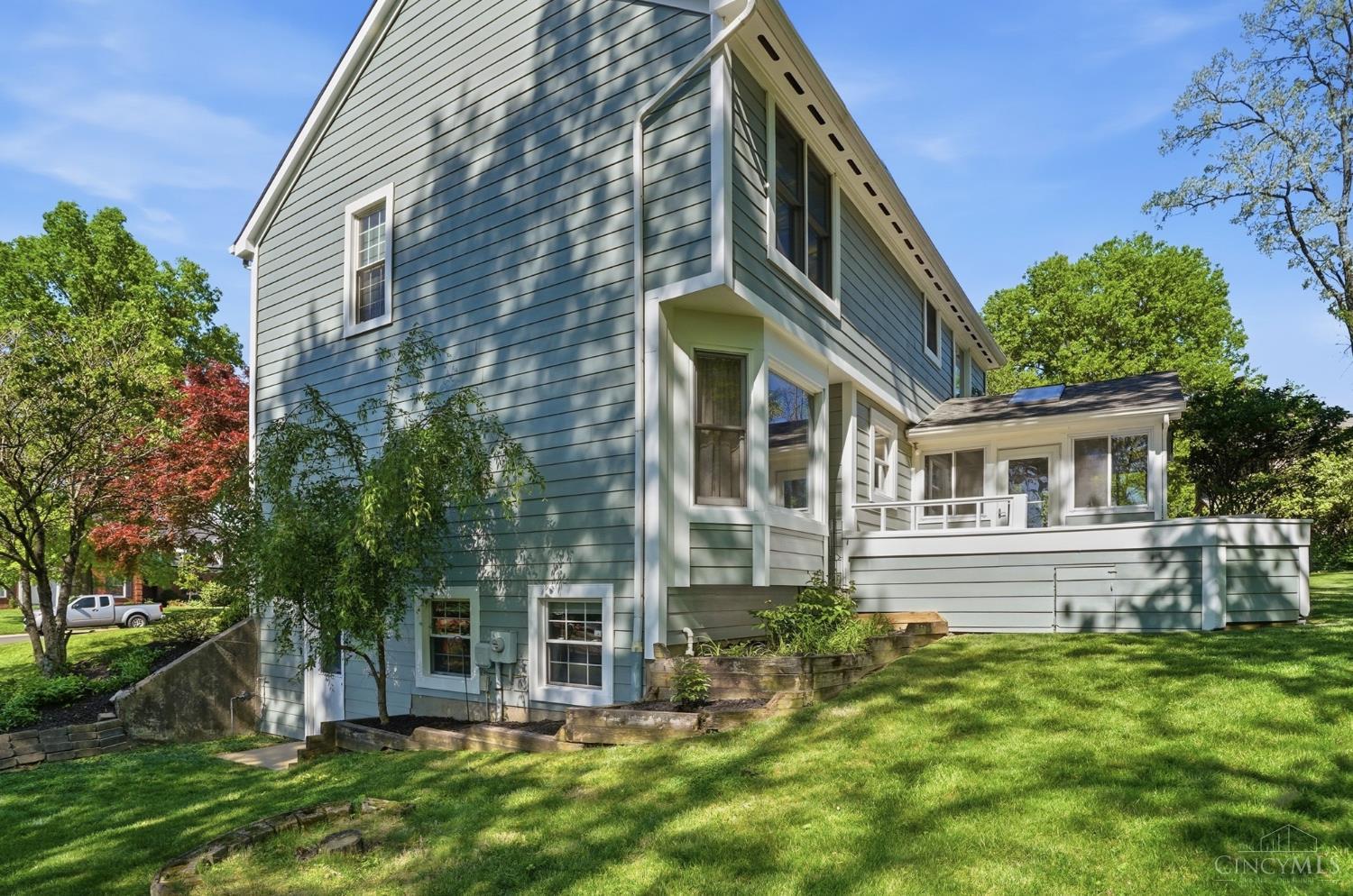 3818 Sherbrooke Drive