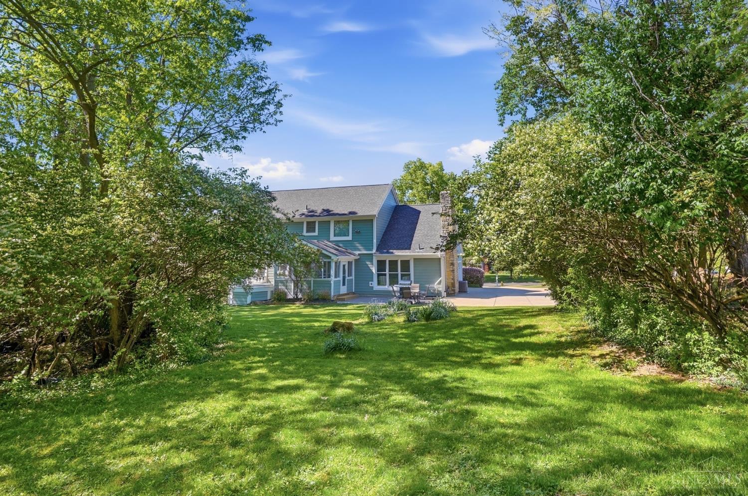 3818 Sherbrooke Drive
