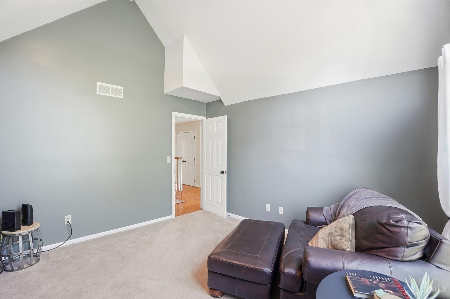 3818 Sherbrooke Drive