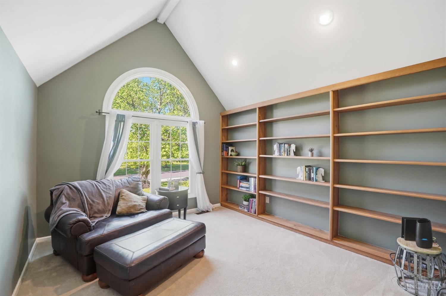 3818 Sherbrooke Drive