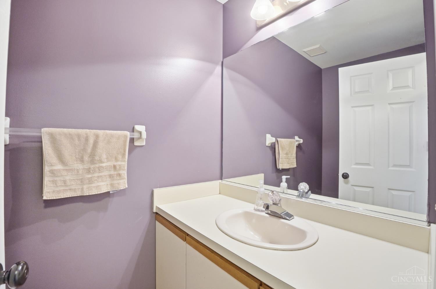 3818 Sherbrooke Drive