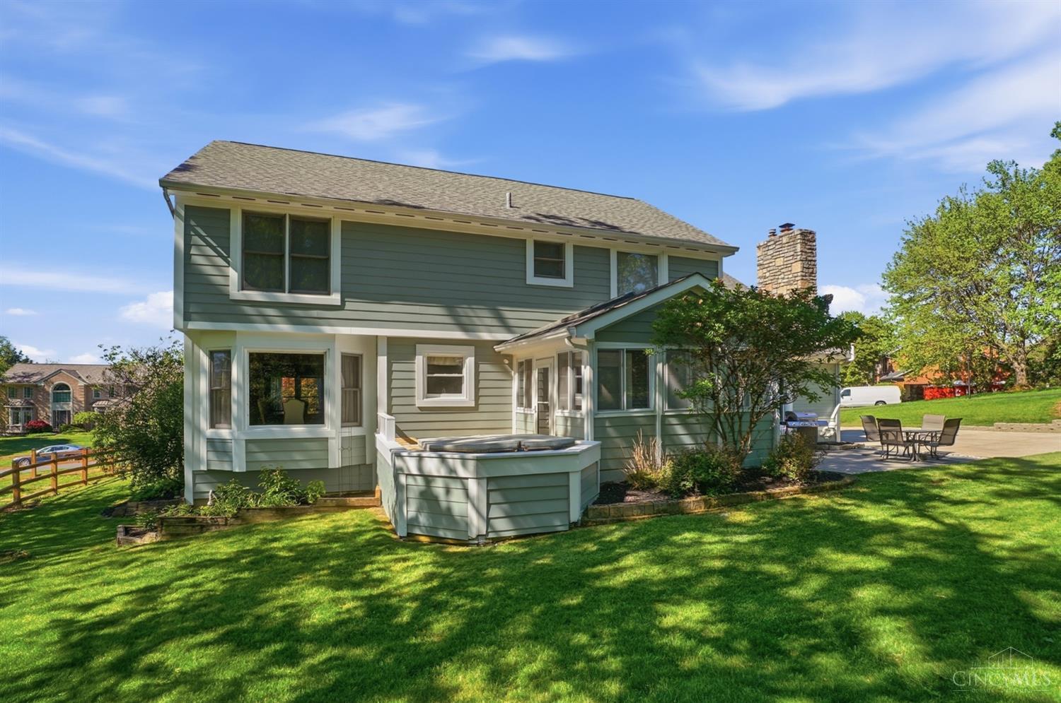 3818 Sherbrooke Drive