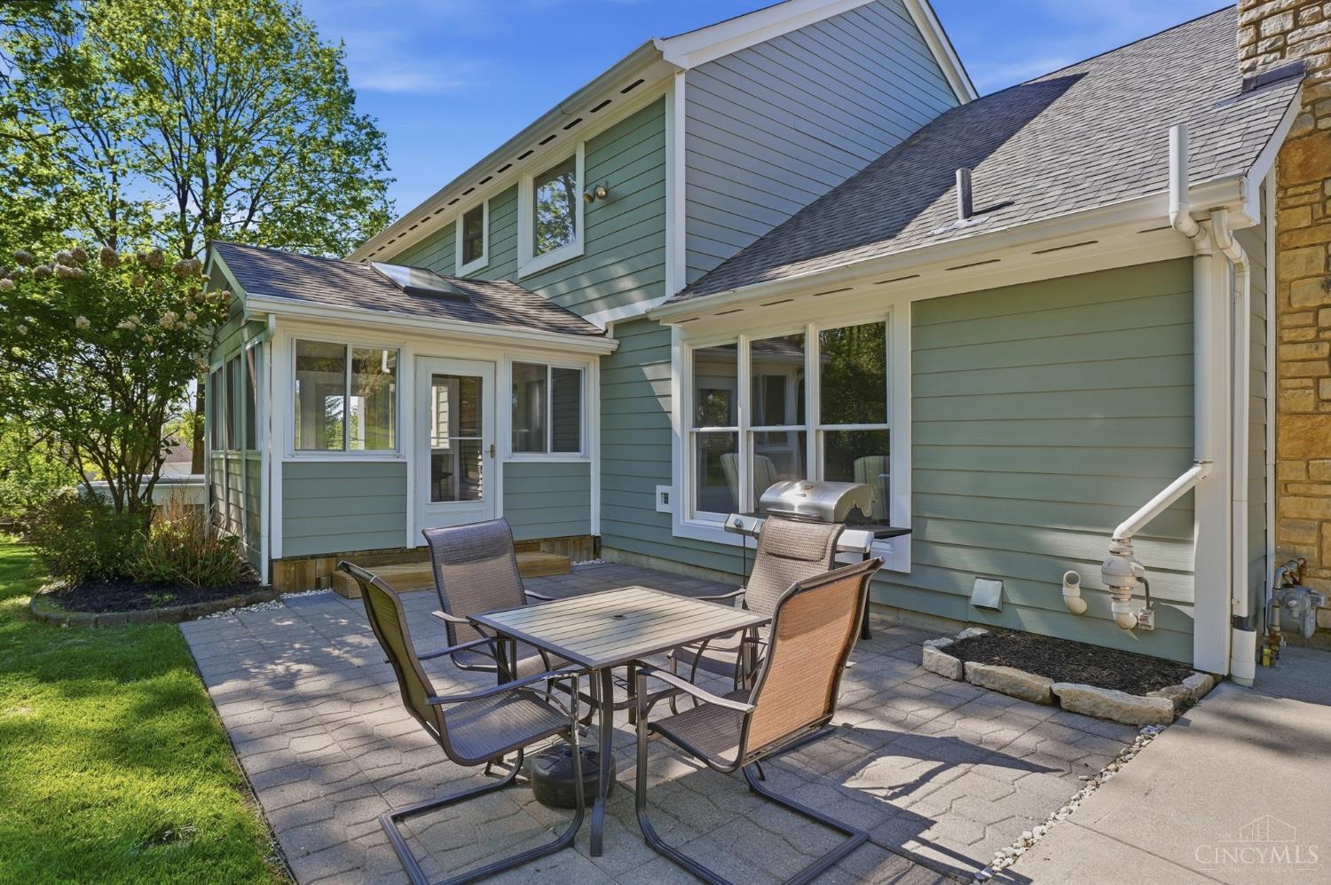 3818 Sherbrooke Drive