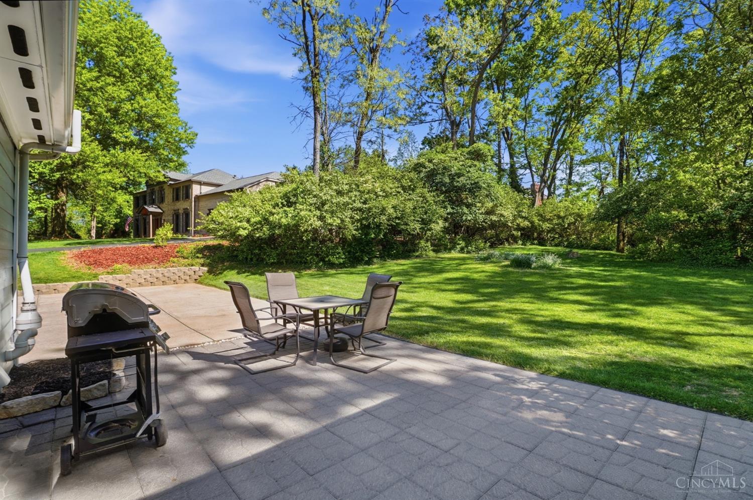 3818 Sherbrooke Drive