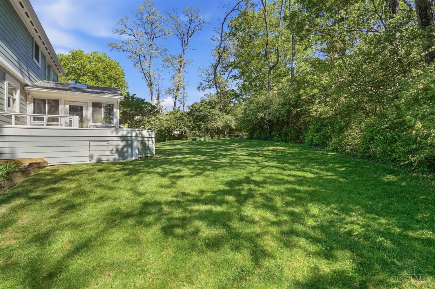 3818 Sherbrooke Drive