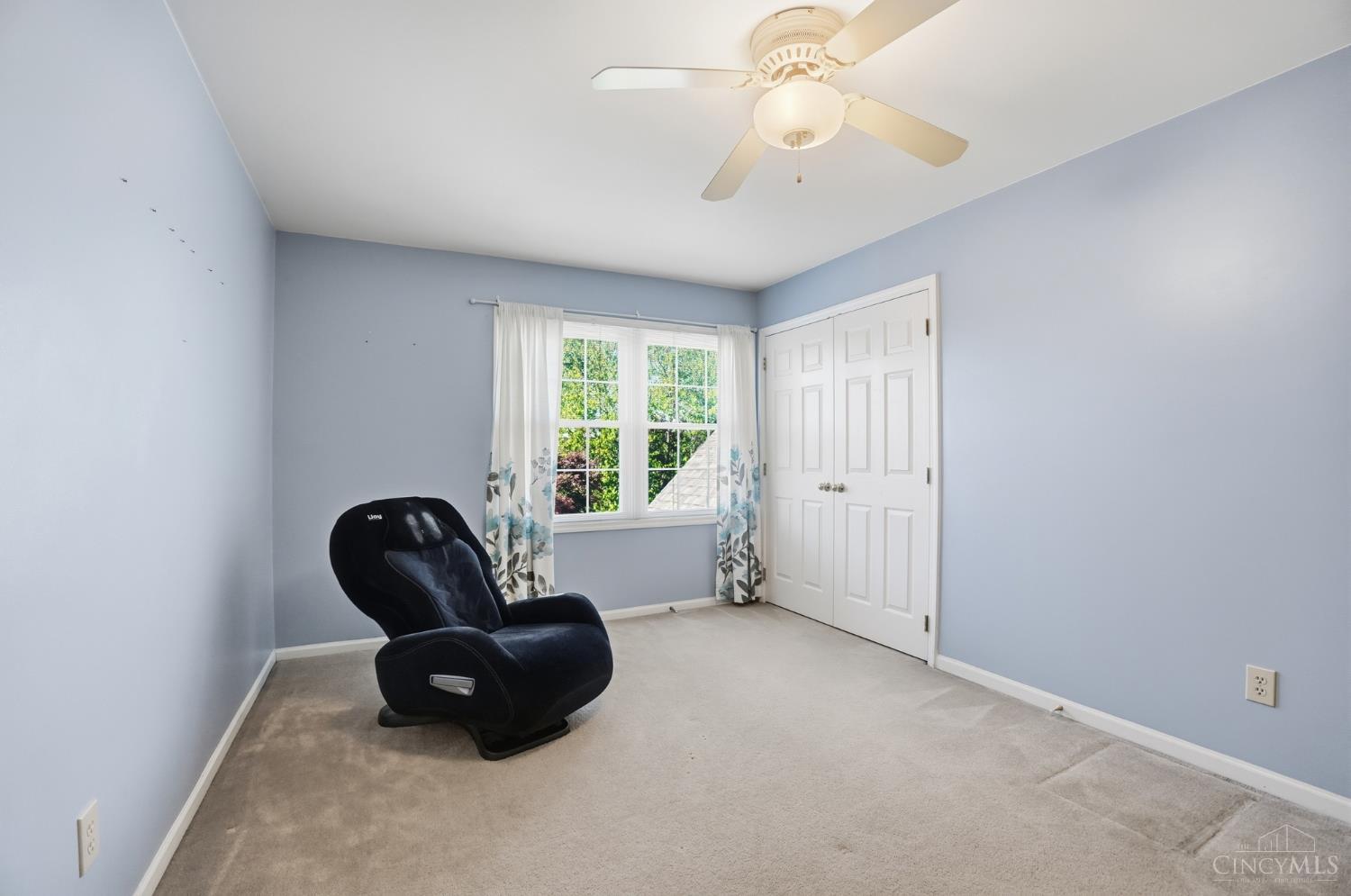 3818 Sherbrooke Drive