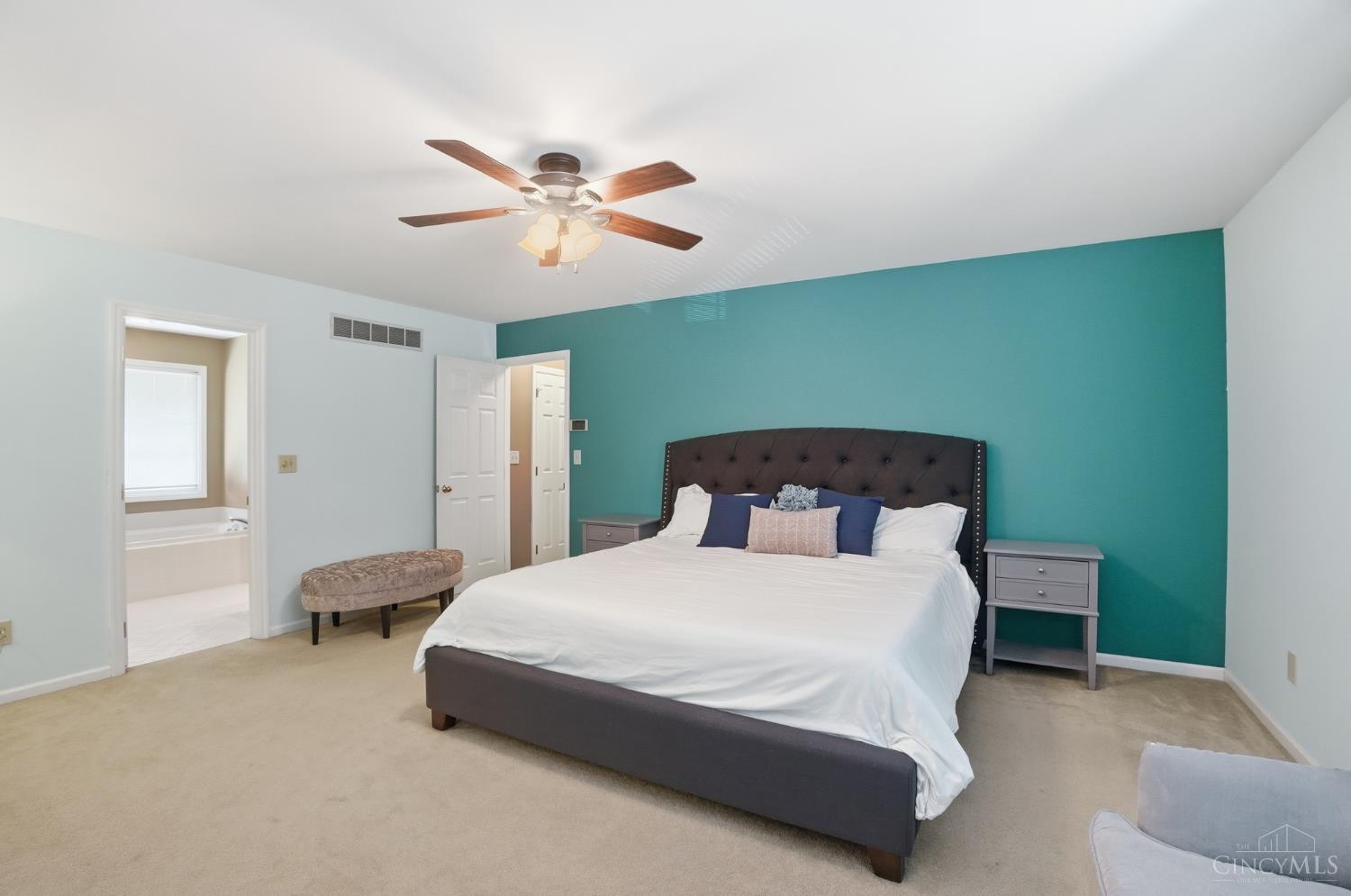 3818 Sherbrooke Drive