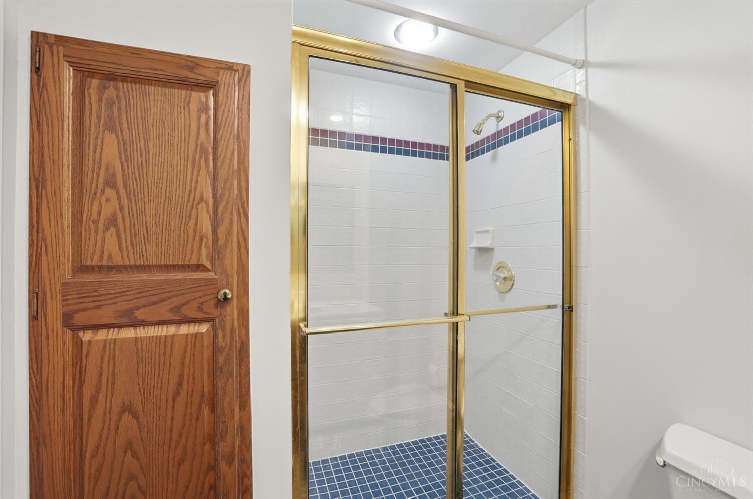 3818 Sherbrooke Drive