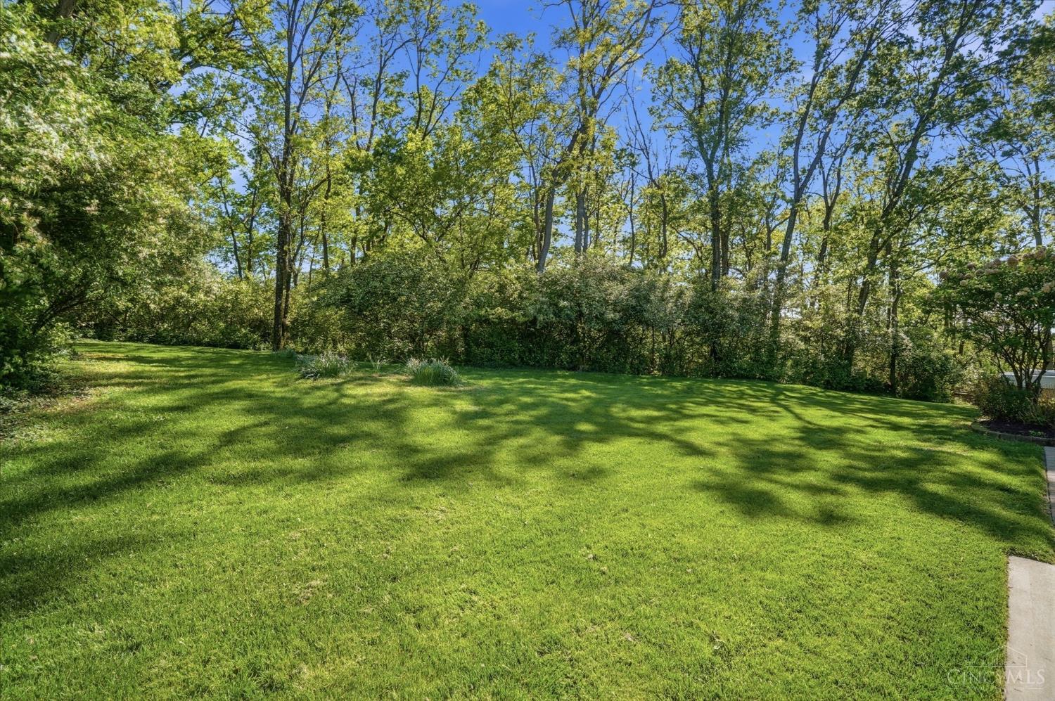 3818 Sherbrooke Drive