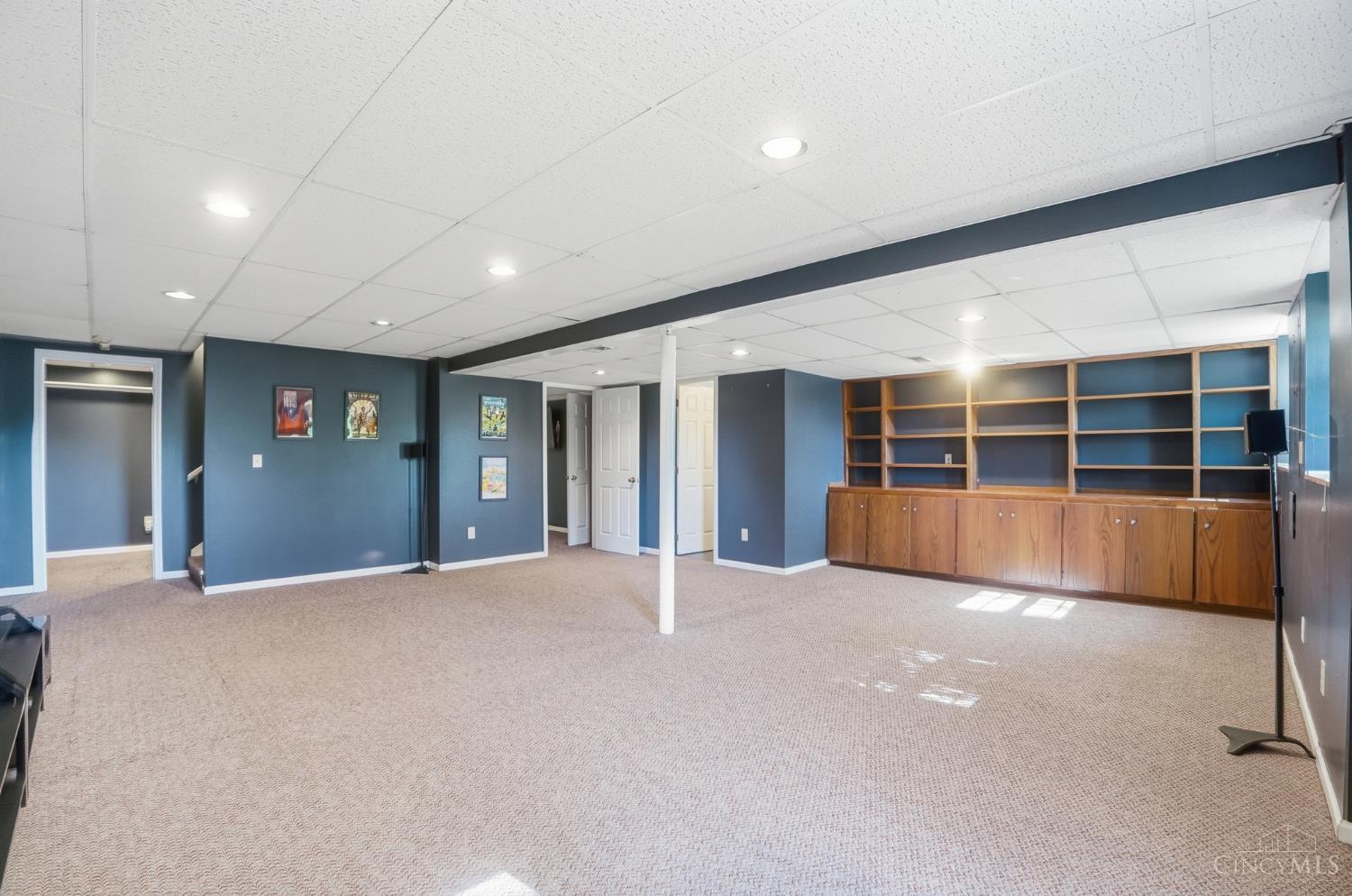 3818 Sherbrooke Drive