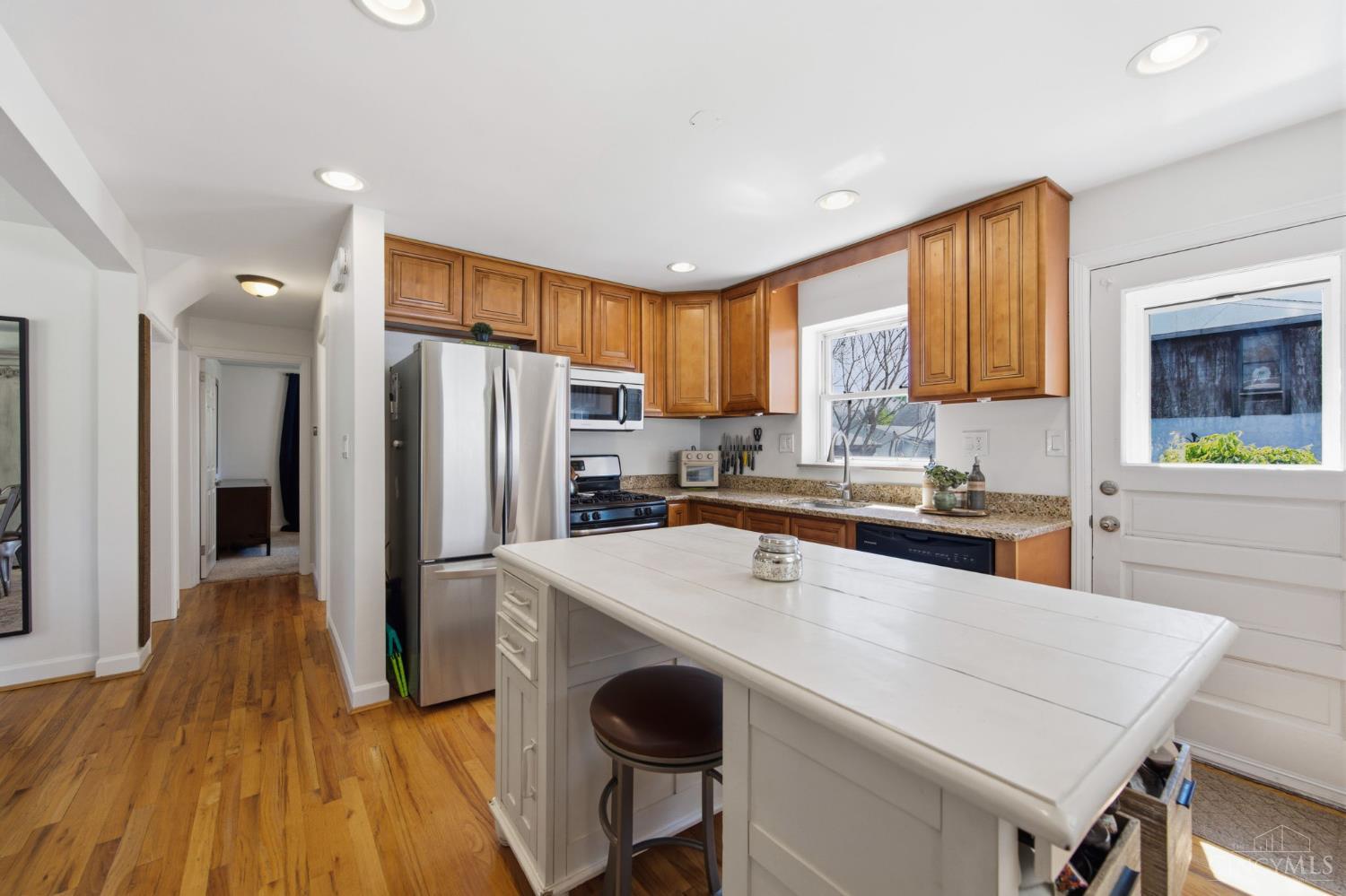 7905 Mapleleaf Drive