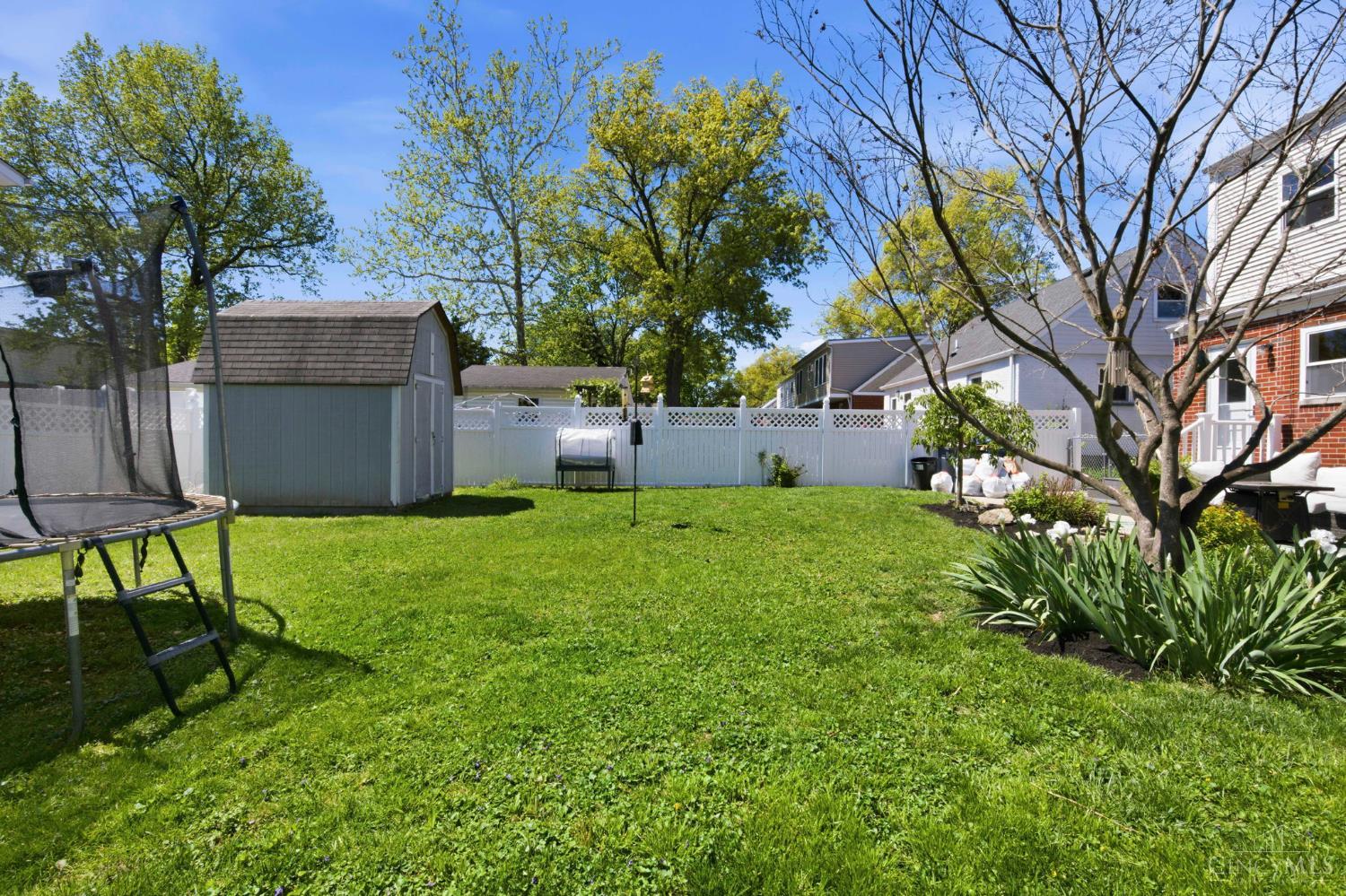 7905 Mapleleaf Drive