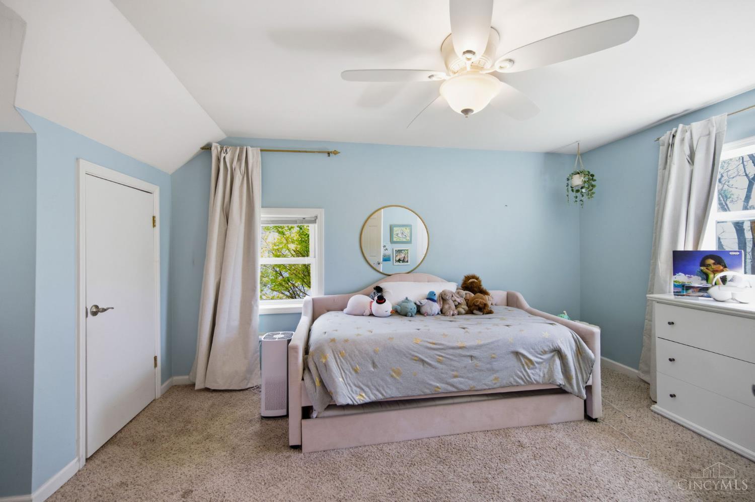 7905 Mapleleaf Drive