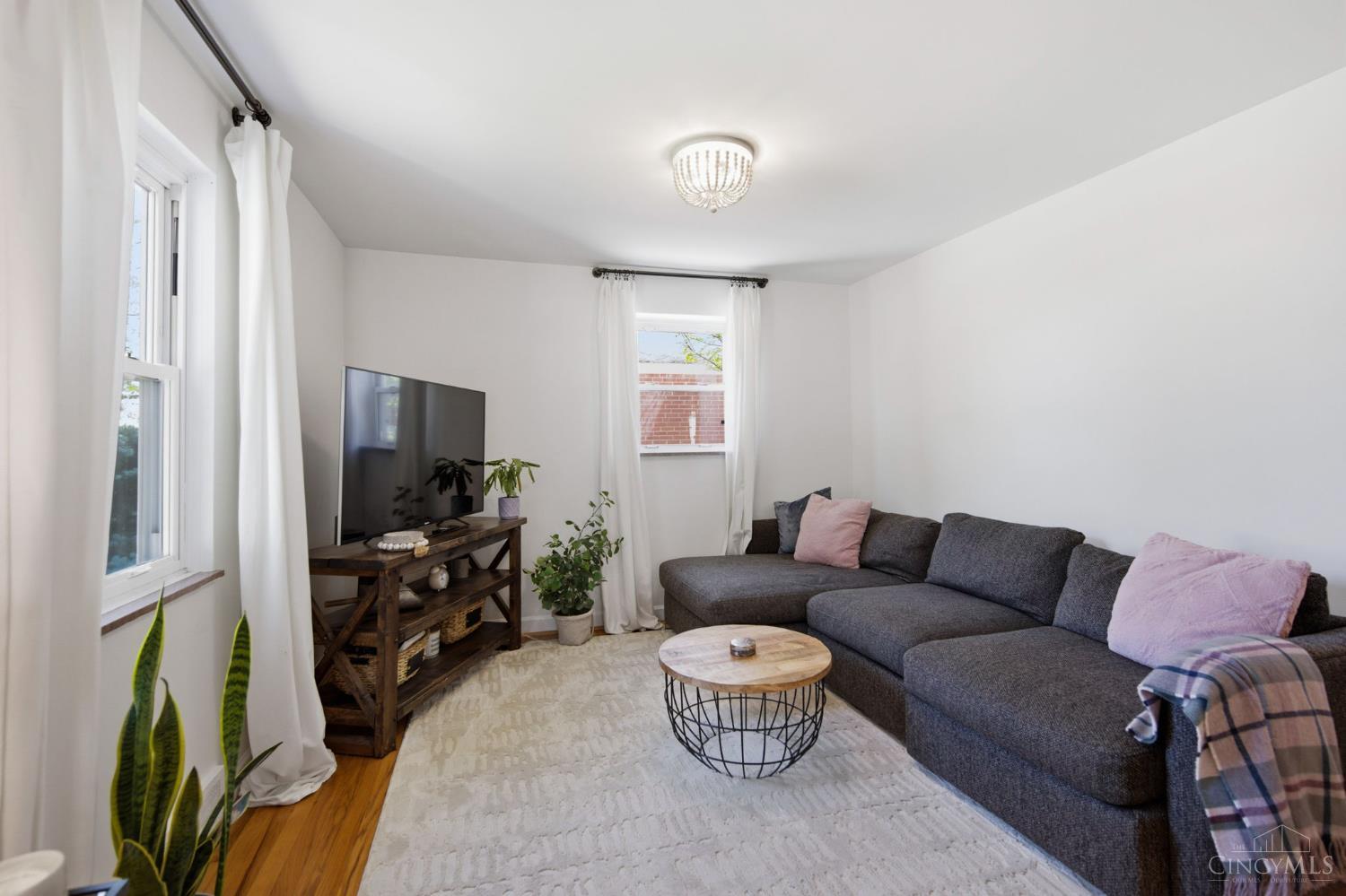 7905 Mapleleaf Drive