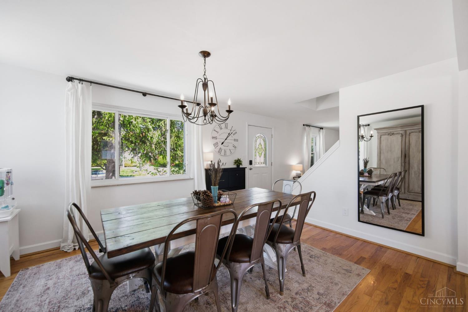 7905 Mapleleaf Drive