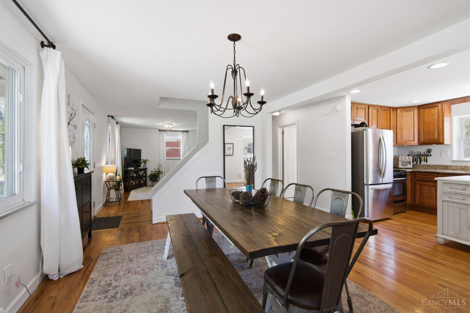 7905 Mapleleaf Drive
