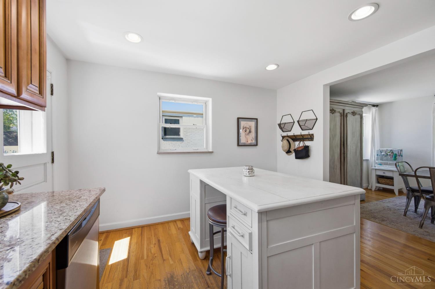 7905 Mapleleaf Drive