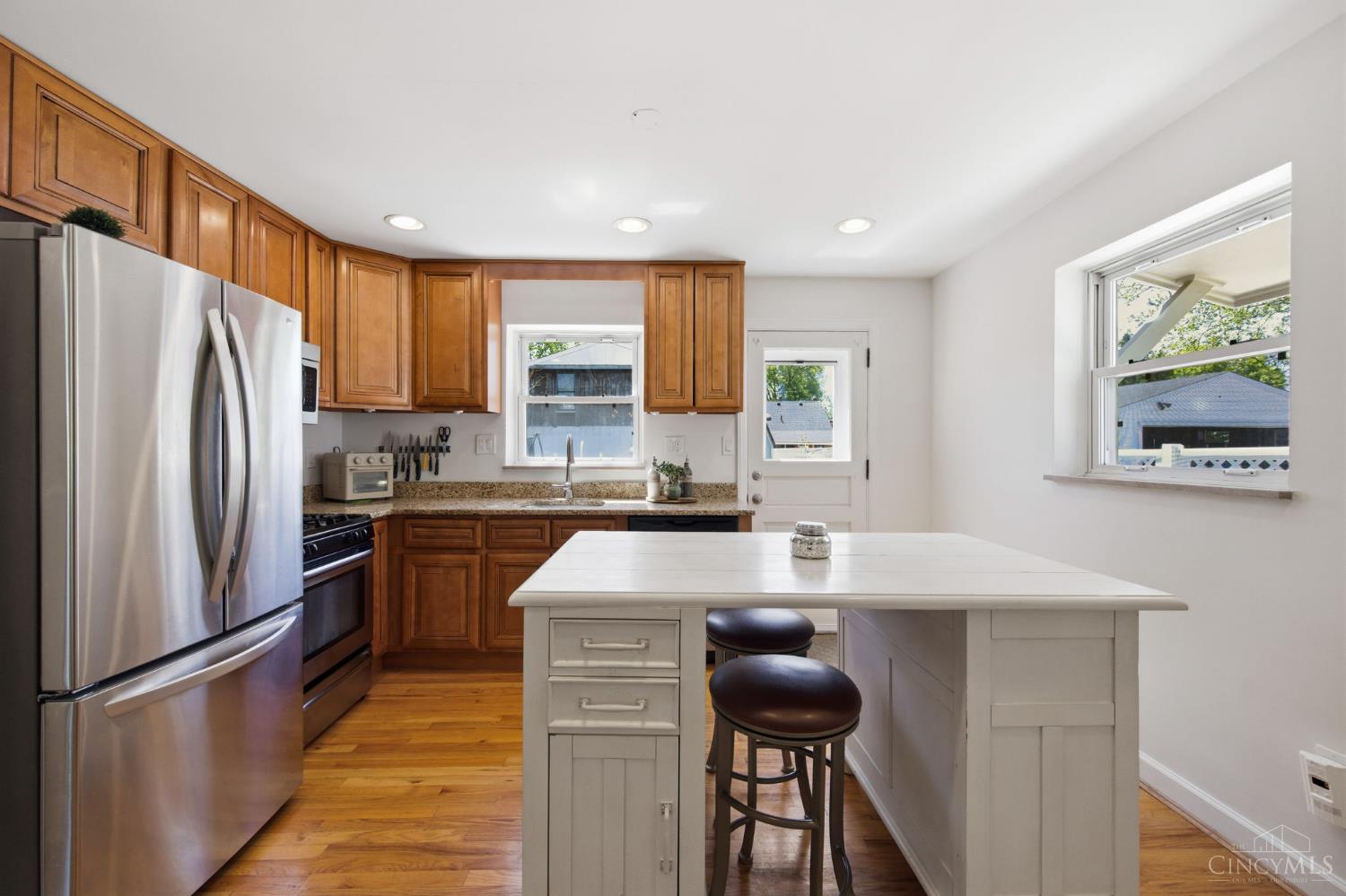 7905 Mapleleaf Drive