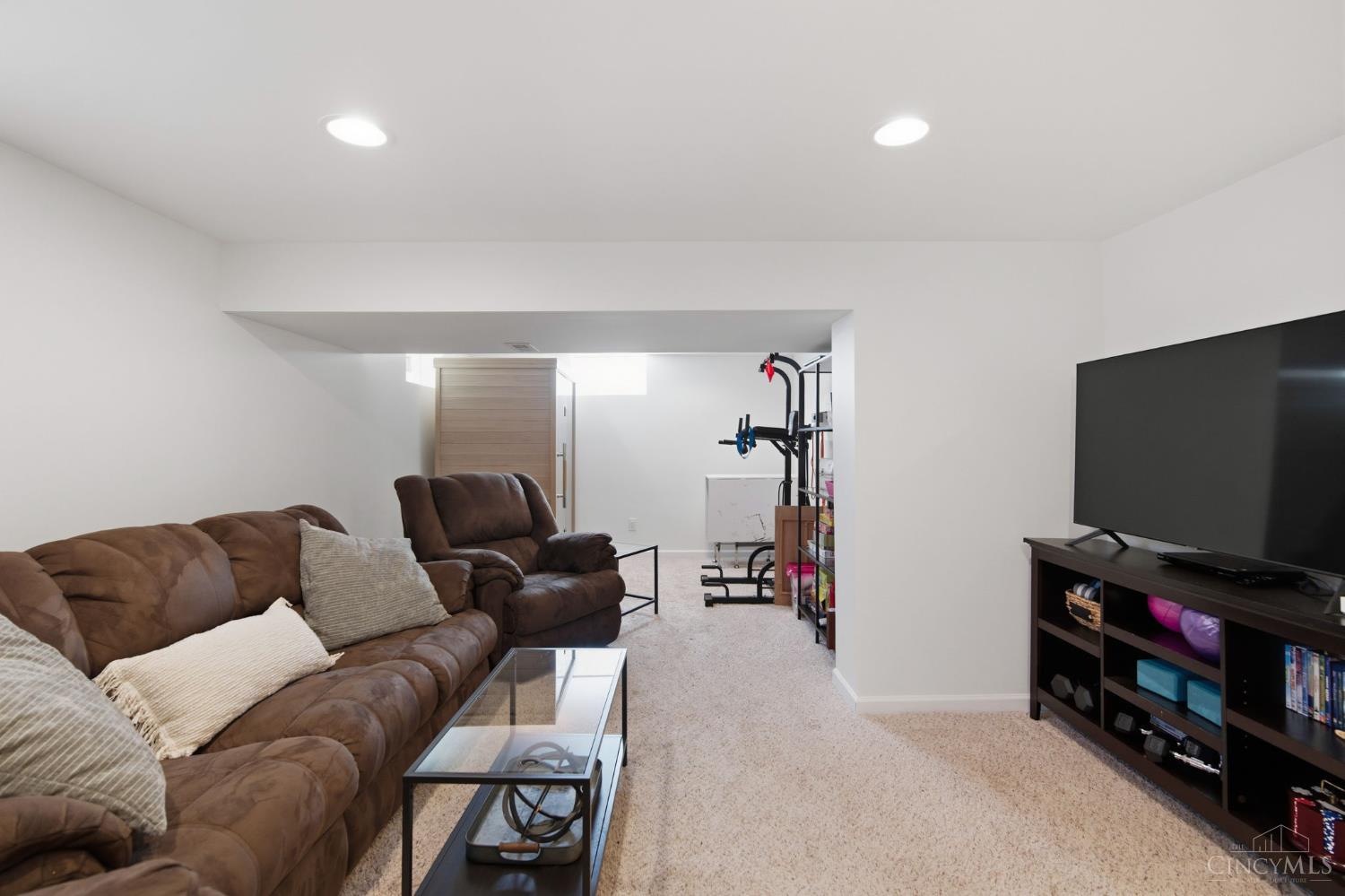7905 Mapleleaf Drive