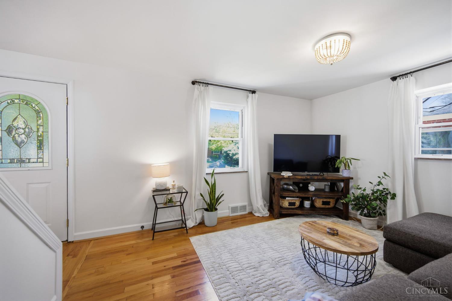 7905 Mapleleaf Drive