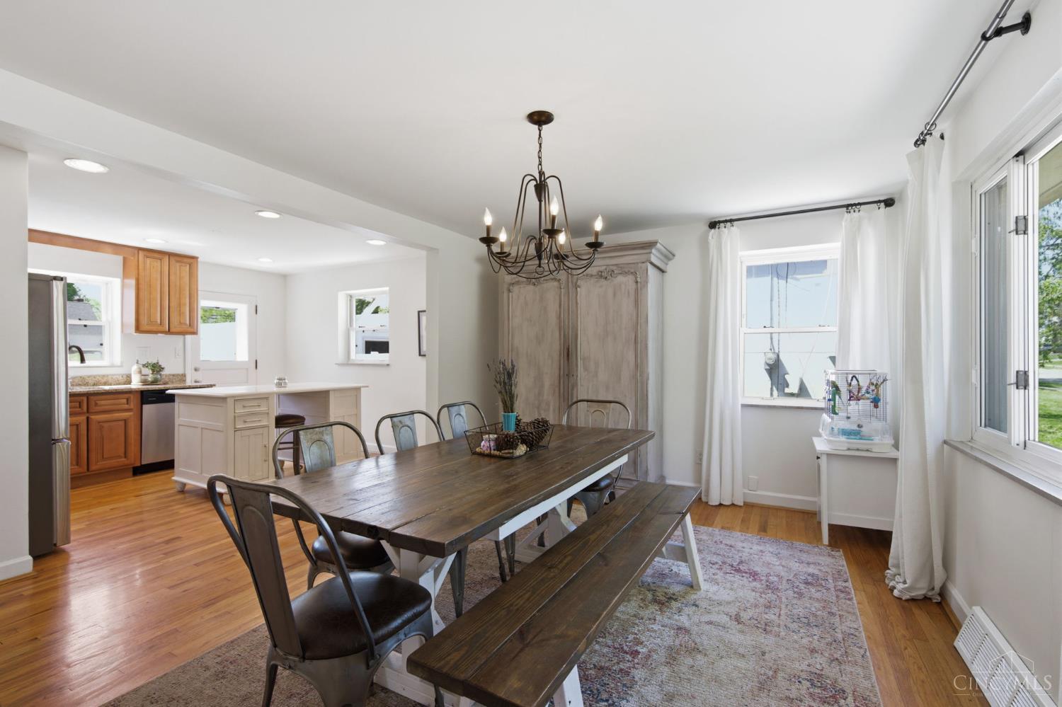 7905 Mapleleaf Drive