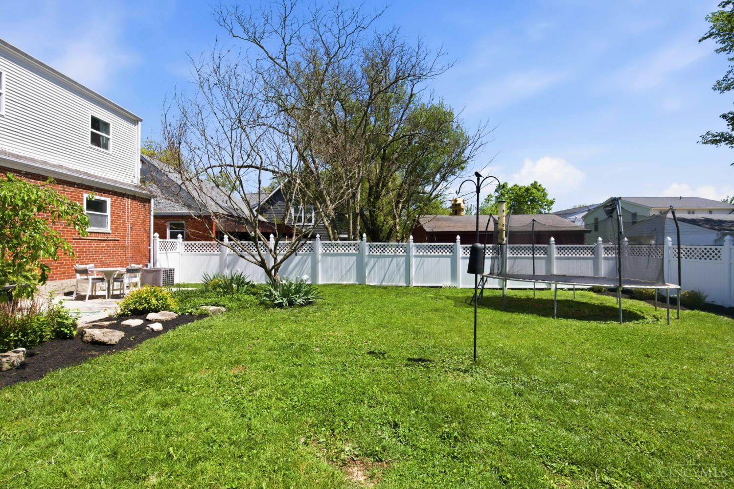7905 Mapleleaf Drive