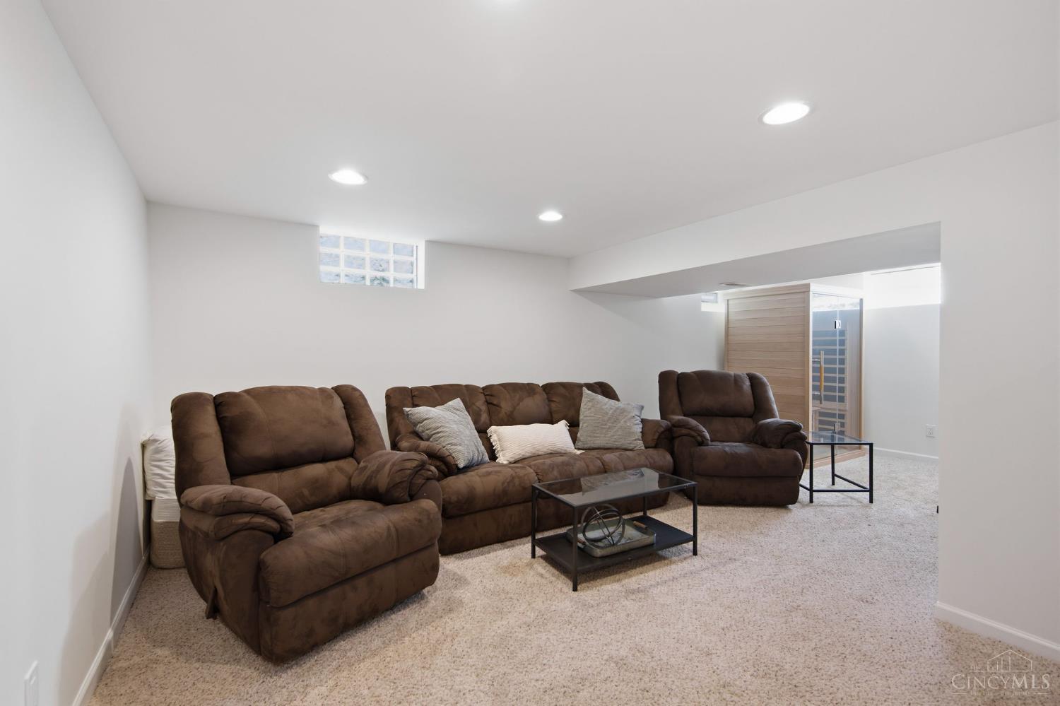 7905 Mapleleaf Drive