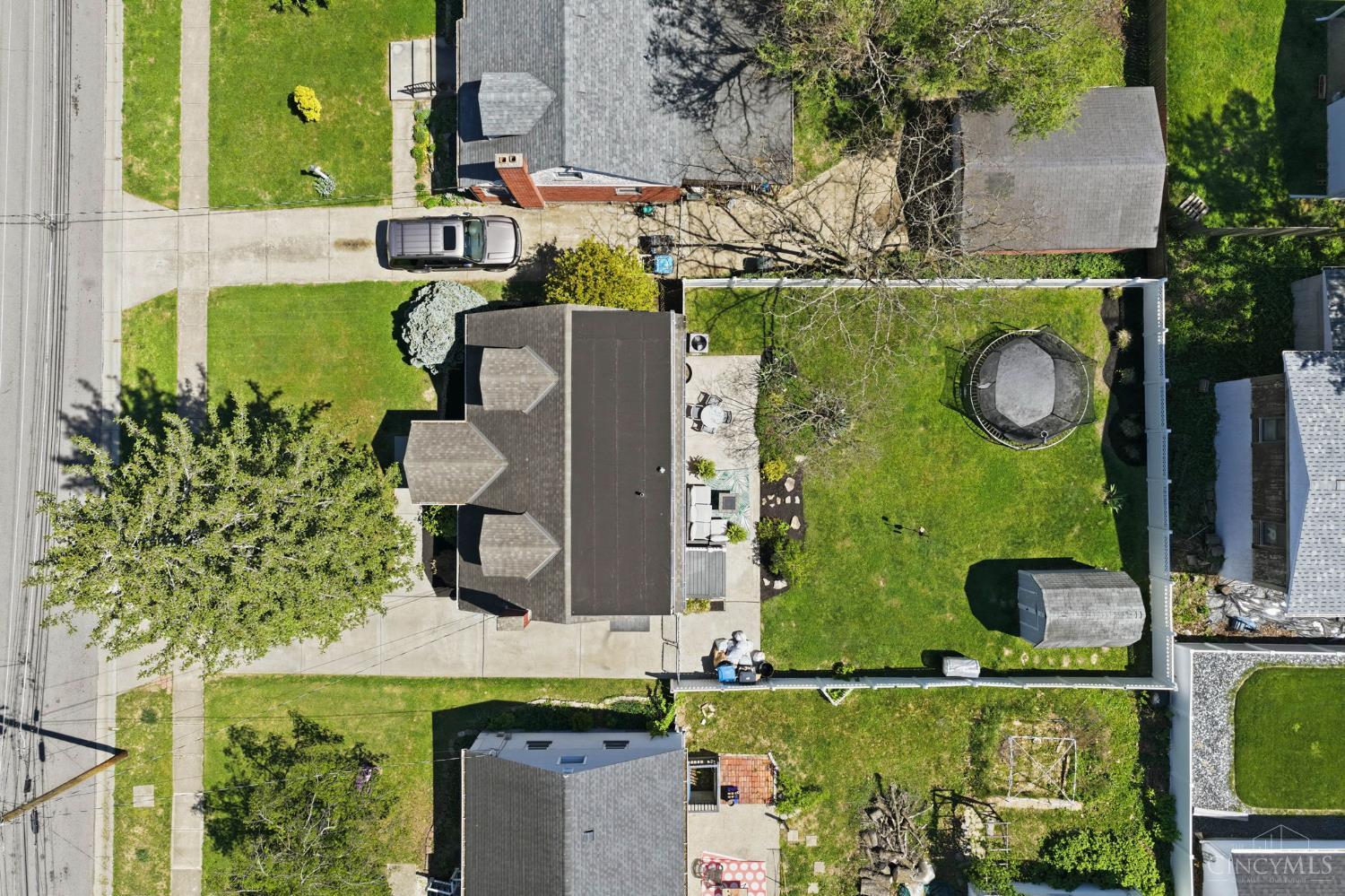 7905 Mapleleaf Drive