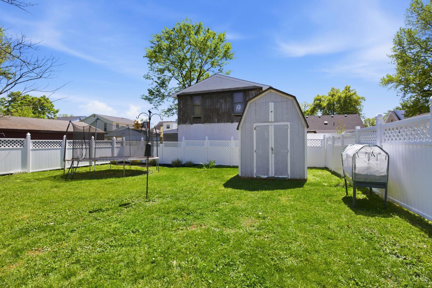 7905 Mapleleaf Drive