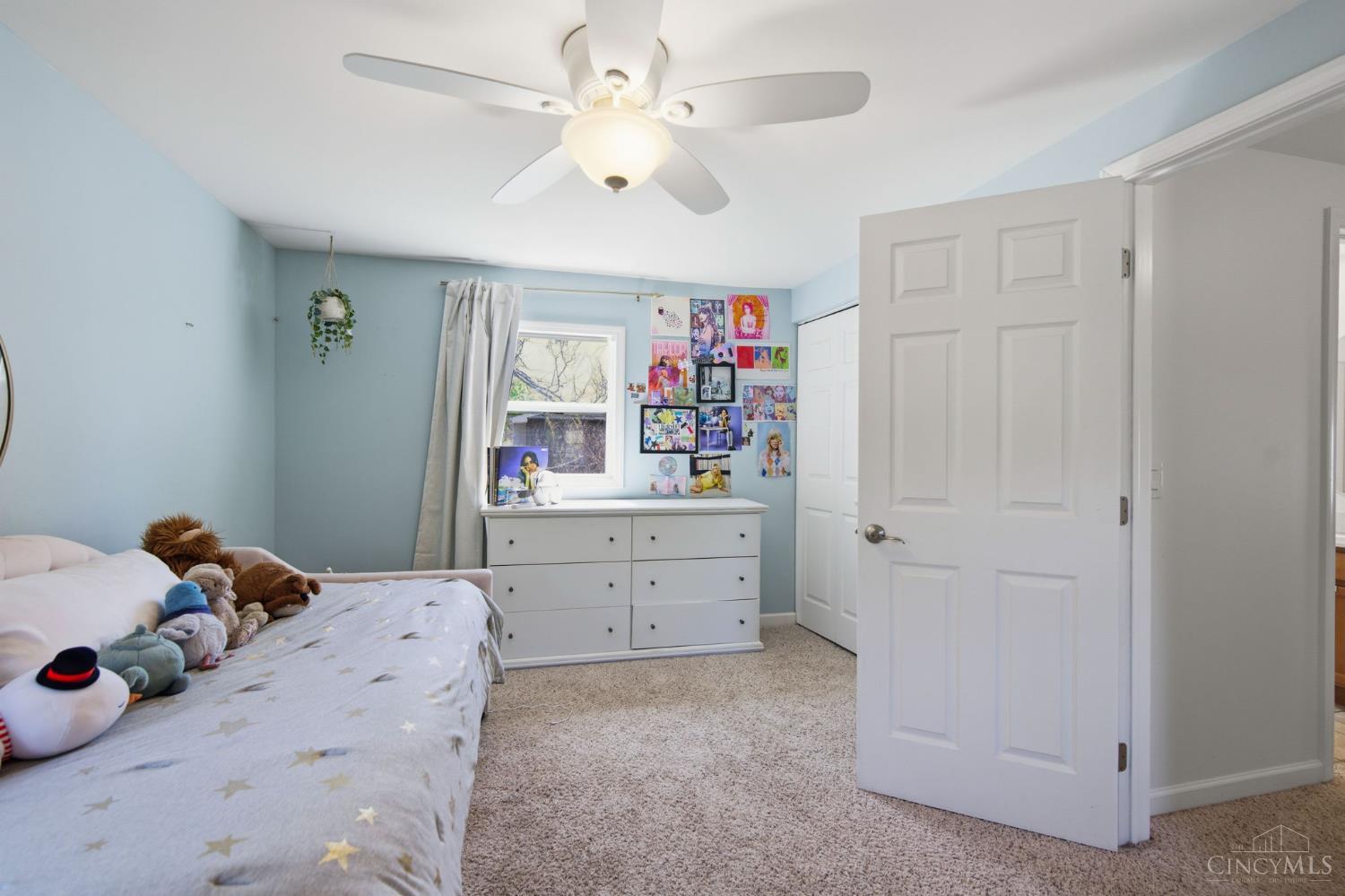 7905 Mapleleaf Drive
