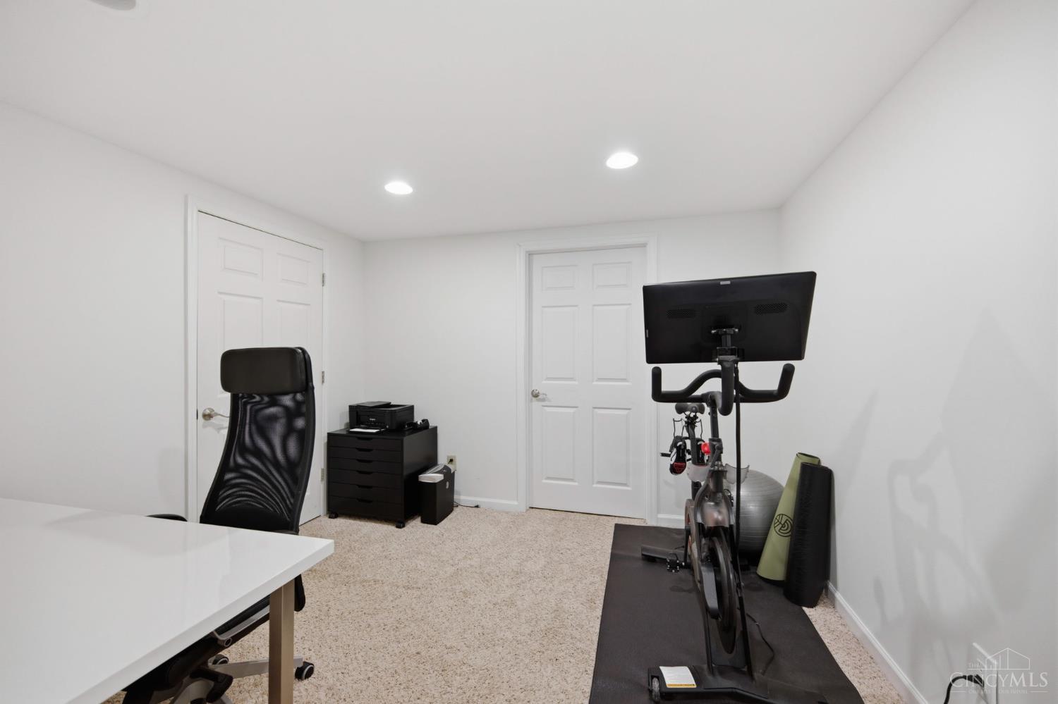 7905 Mapleleaf Drive