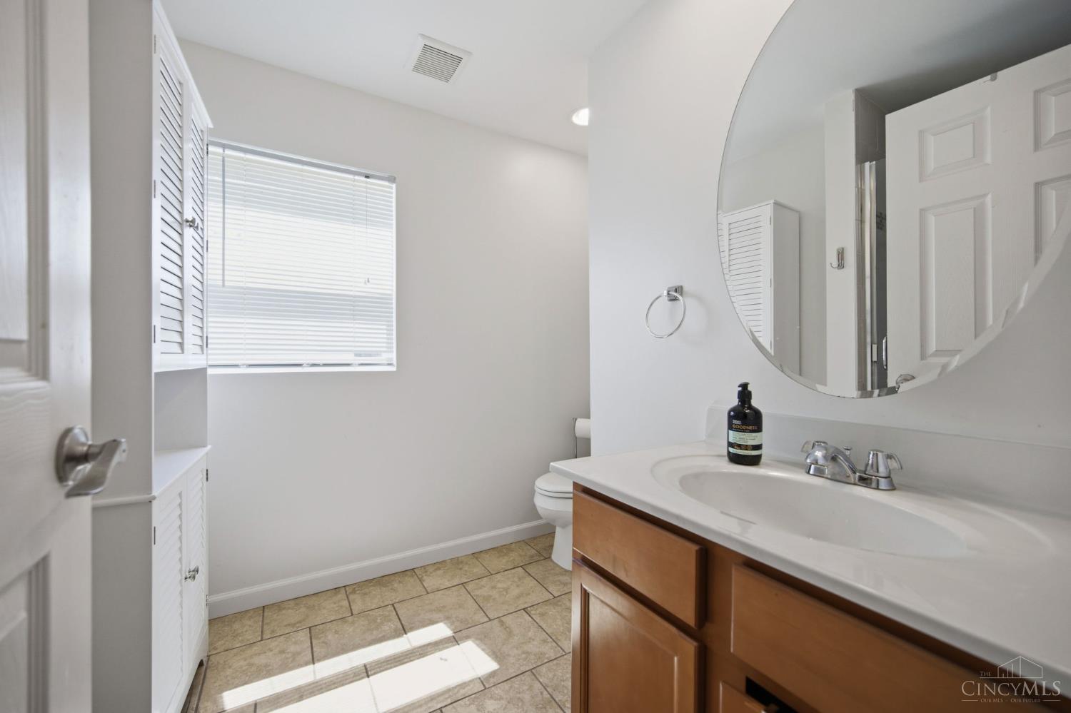 7905 Mapleleaf Drive