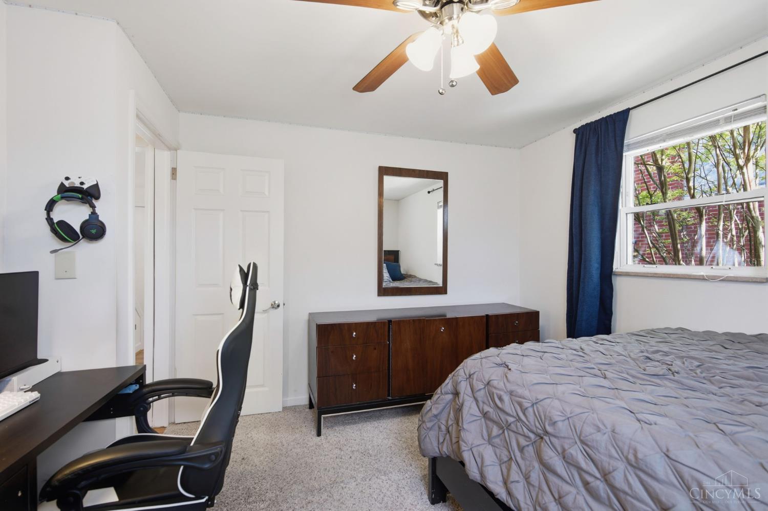 7905 Mapleleaf Drive