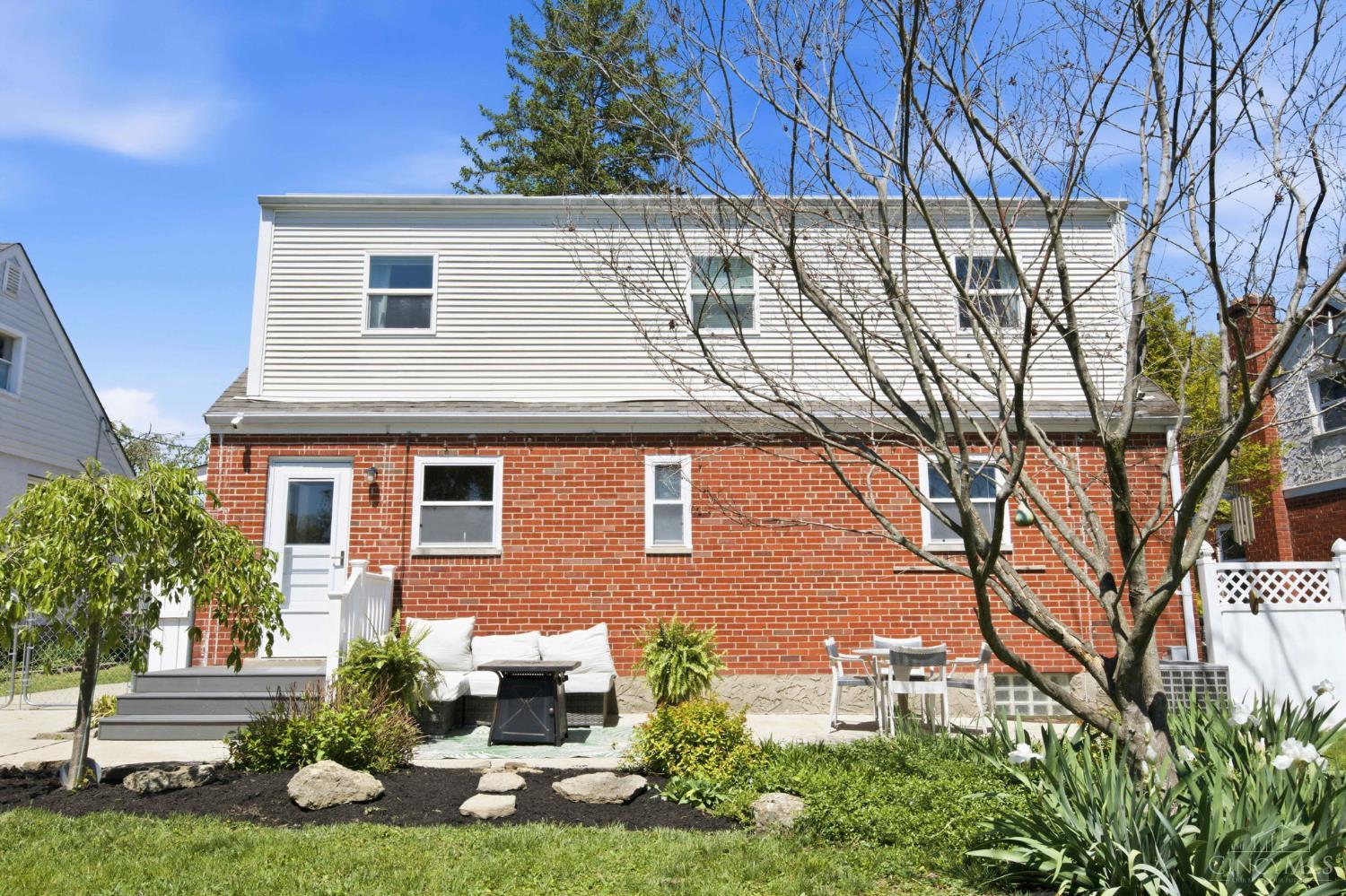7905 Mapleleaf Drive