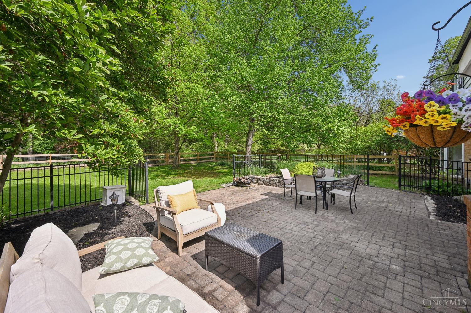 2740 Bentley Court