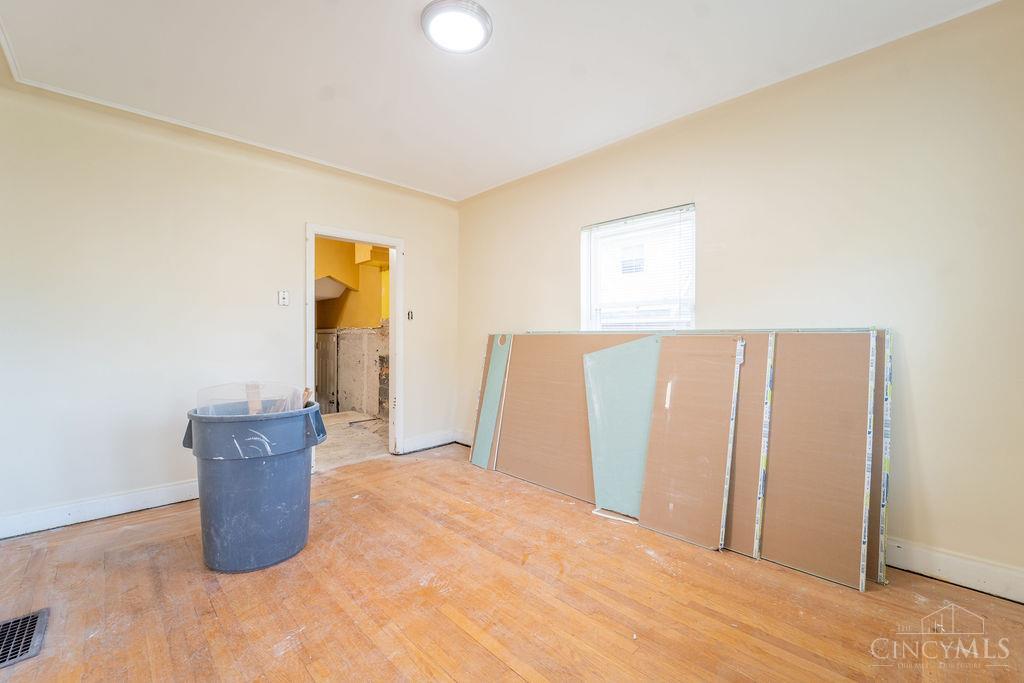 1117 Regent Avenue