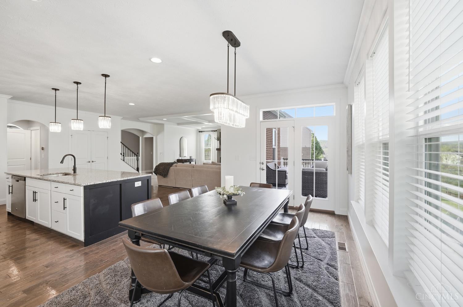 6811 Chapel Lane