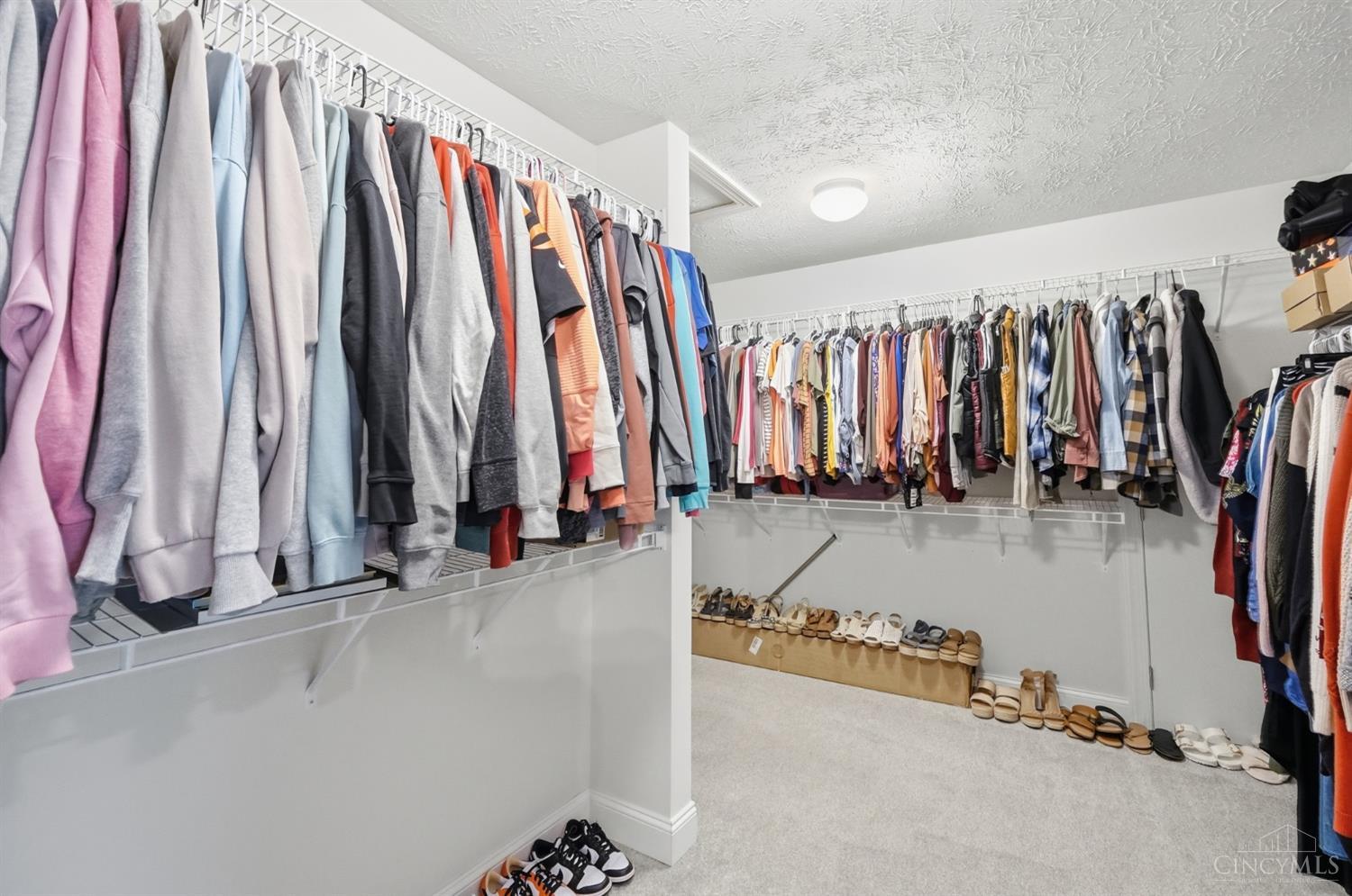 6811 Chapel Lane