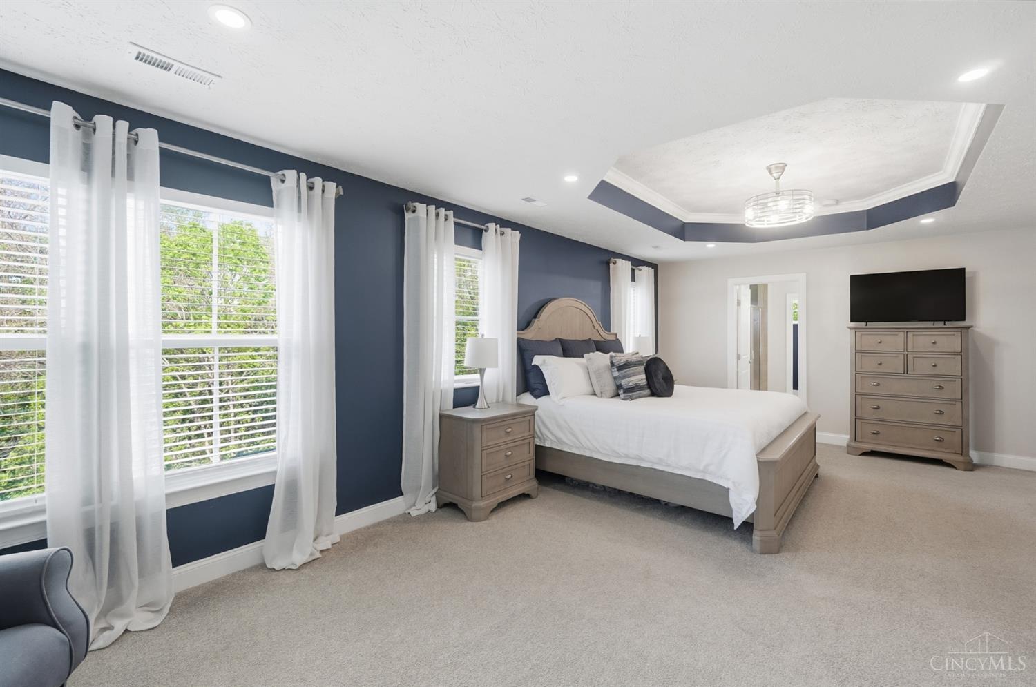 6811 Chapel Lane