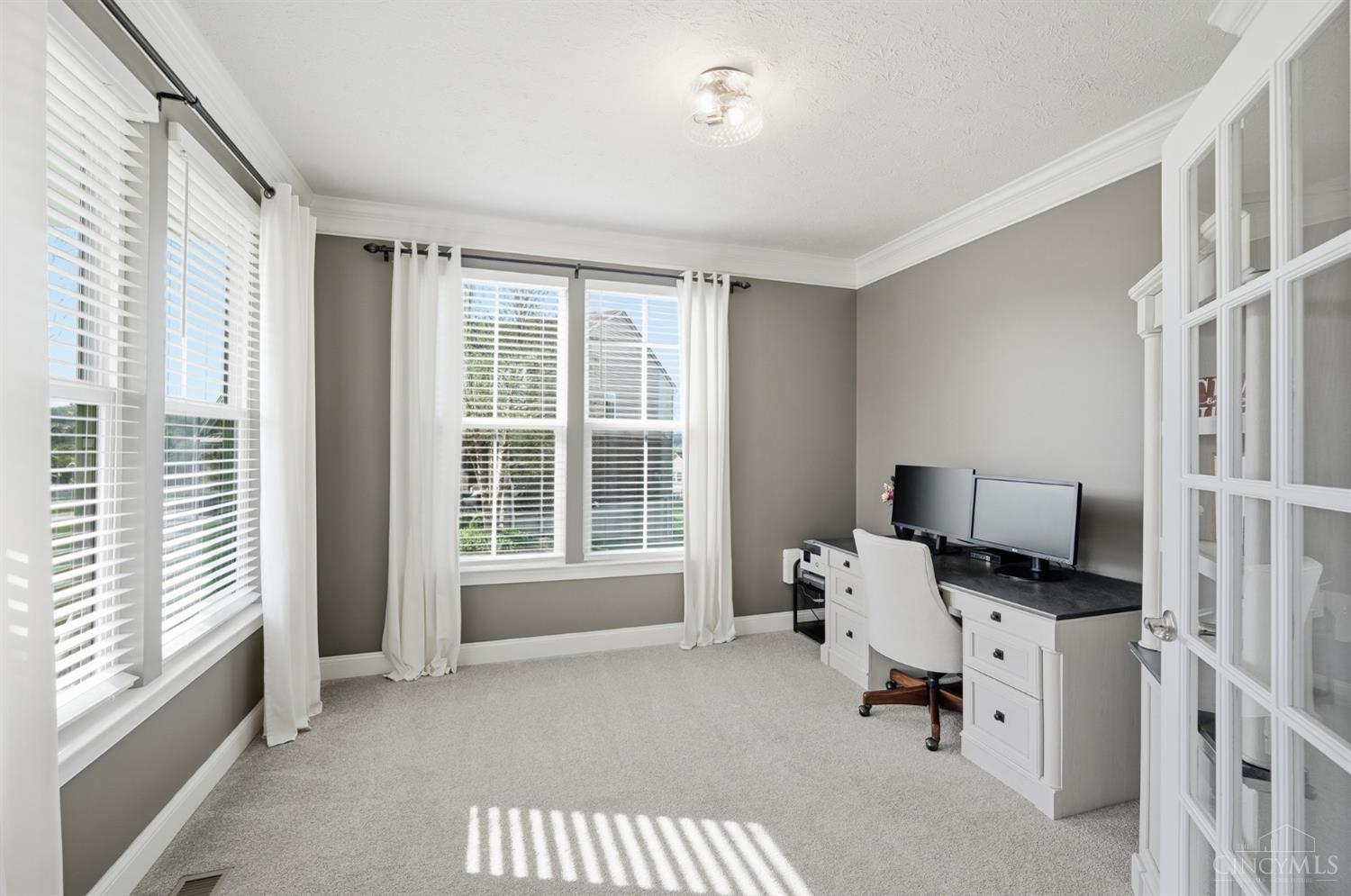 6811 Chapel Lane