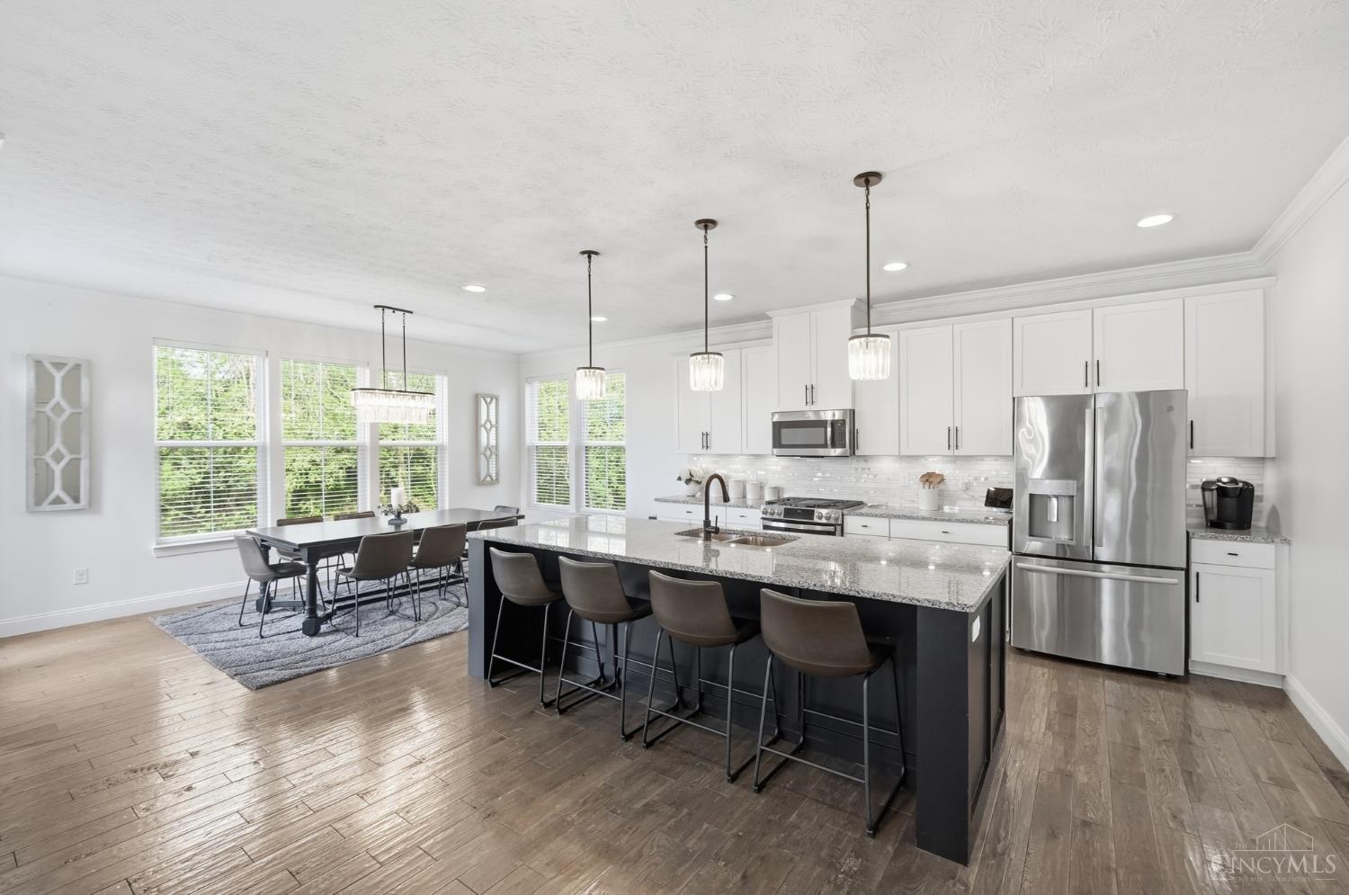 6811 Chapel Lane