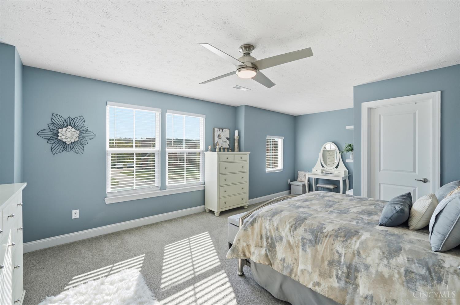 6811 Chapel Lane