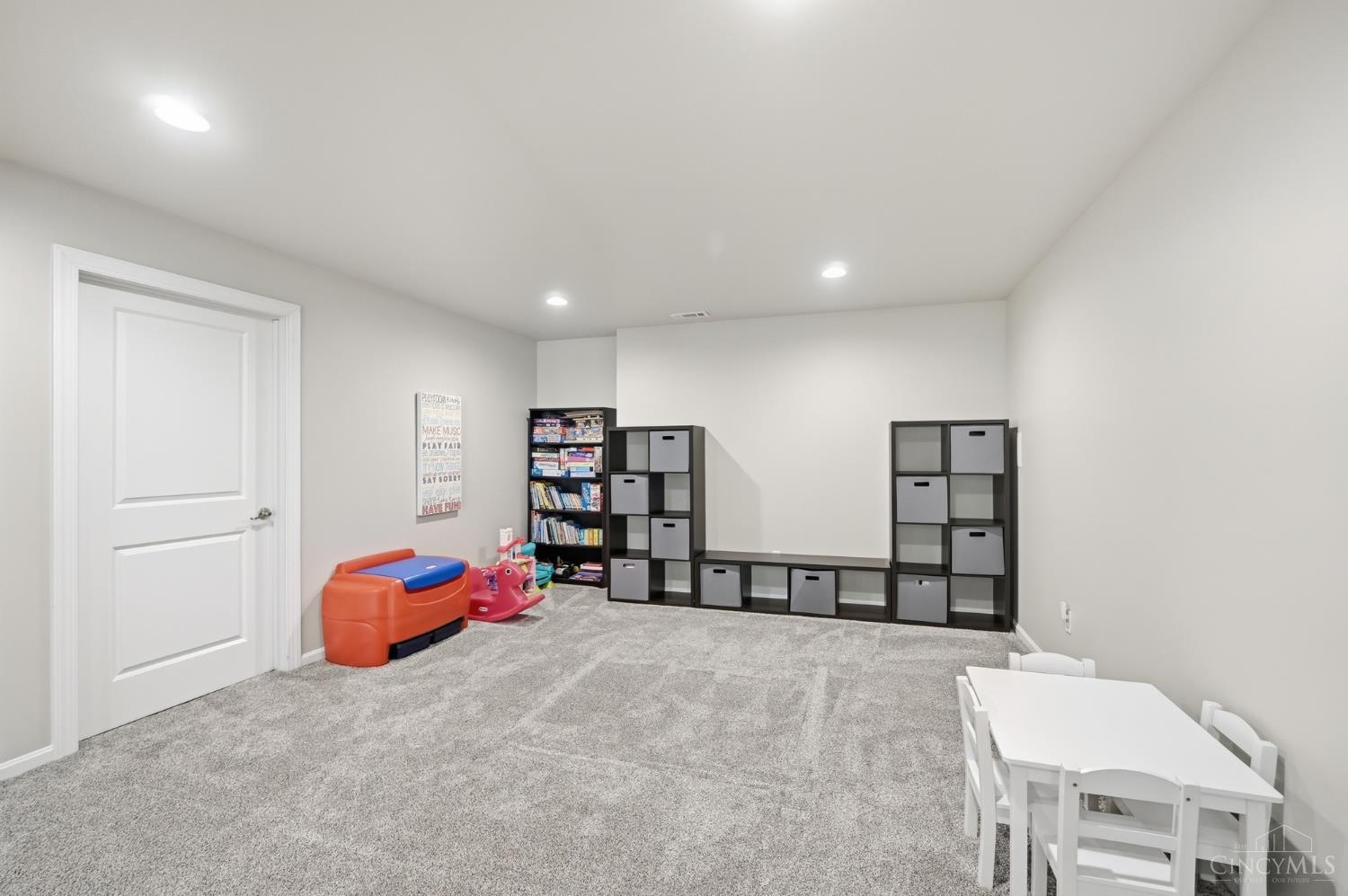 6811 Chapel Lane